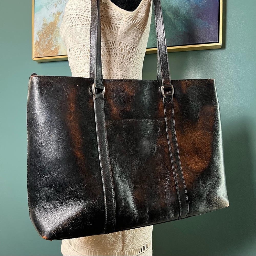 Distressed Wilson’s Leather Tote Bag - Picture 3 of 13